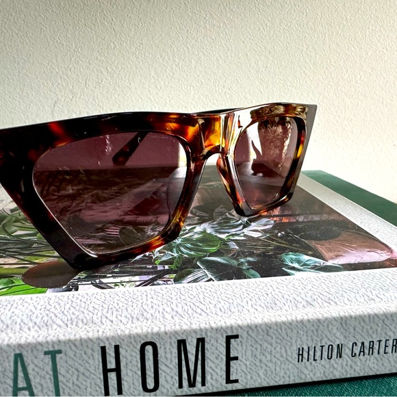 Womens sassy cheetah print sunglasses. - Picture 2 of 5